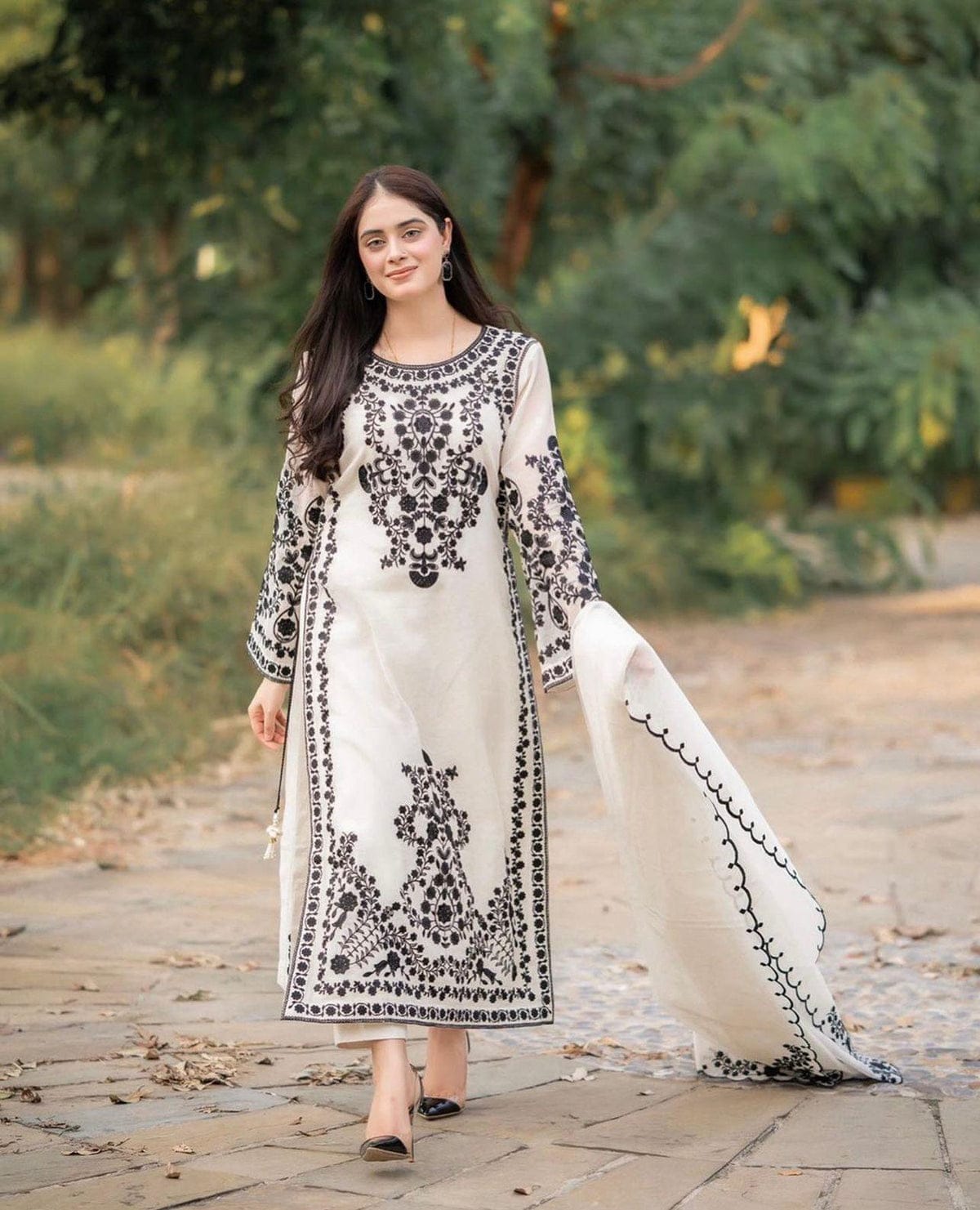 Hoors Botique unstitched dhanak dress