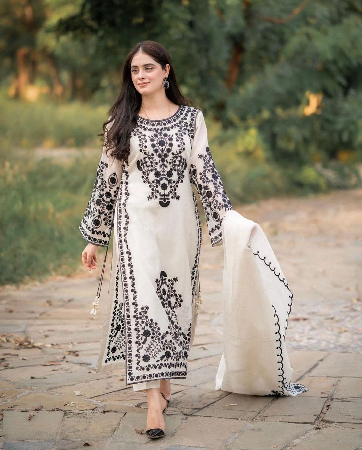 Hoors Botique unstitched dhanak dress