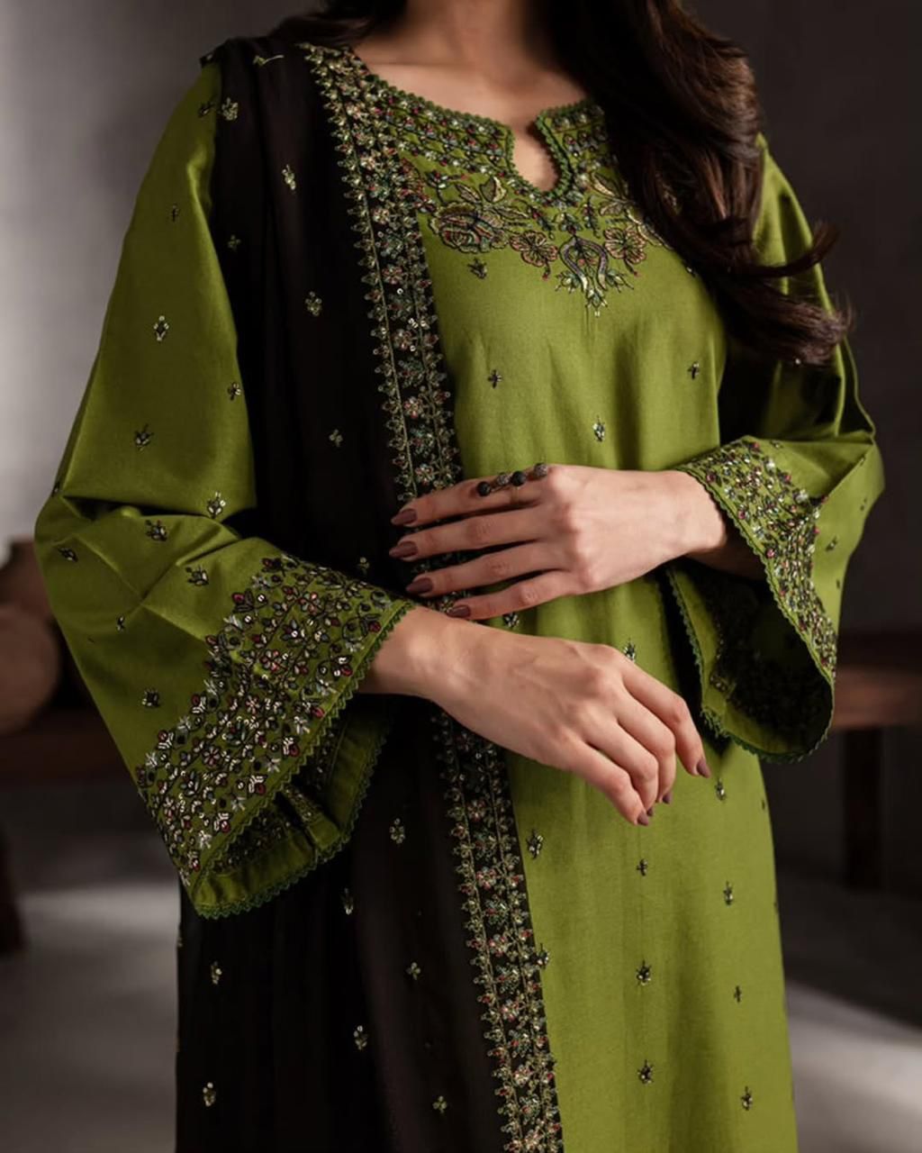 Elegant Unstitched 3 Pc Dhanak stuff