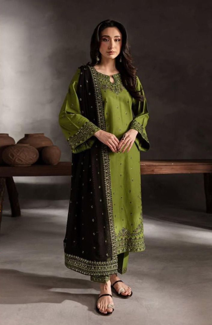 Elegant Unstitched 3 Pc Dhanak stuff